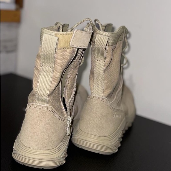 Bates Men’s boots-Size 9